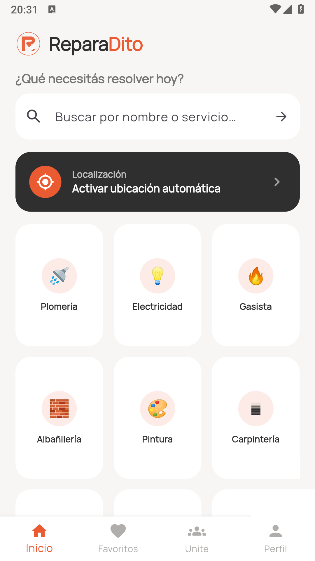 Pantalla principal de la app ReparaDito con el buscador y las categorías de oficios